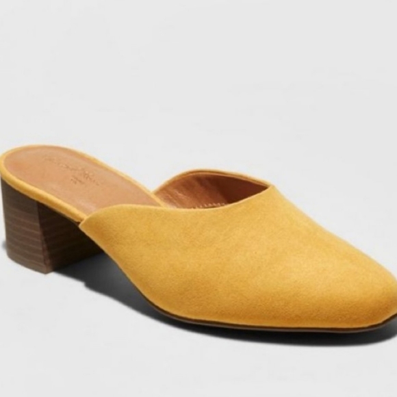 Universal Thread Mustard/Golden Wide Width Kitten Mule Sandals - Picture 4 of 9